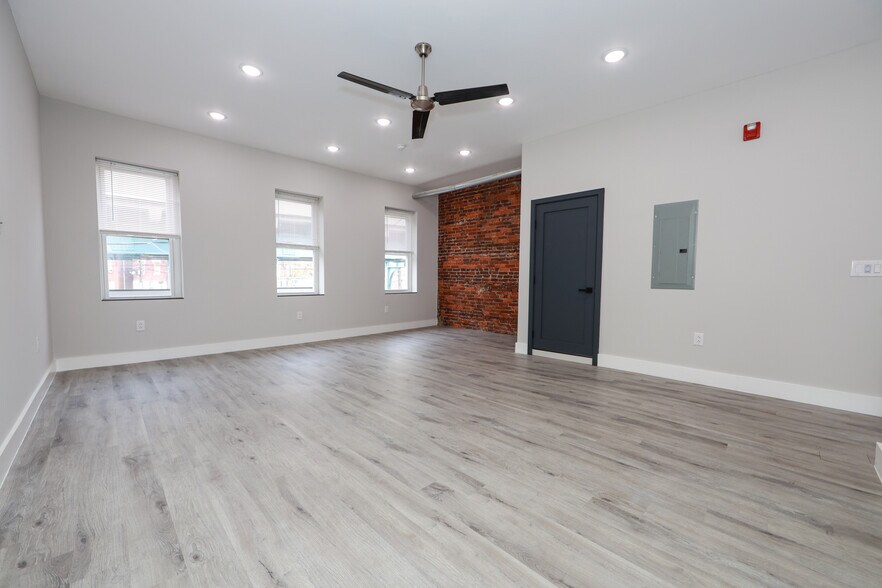 More Photos Of 3565 Kensington Ave, Philadelphia Storefront Retail Residential For Sale