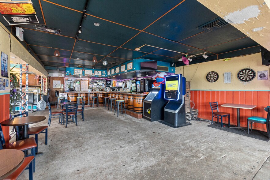 More Photos Of 10 Anastasia Blvd, Saint Augustine Bar For Lease