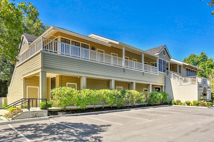 More Photos Of 588 San Ramon Valley Blvd, Danville Office Residential For Lease