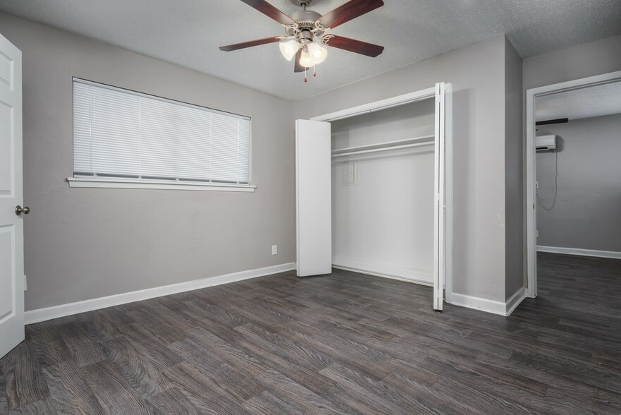 More Photos Of 3102 Hillcrest Dr, San Antonio Multifamily For Sale