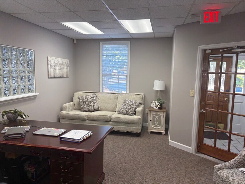 More Photos Of 1616 Roanoke Rd, Daleville Office For Lease
