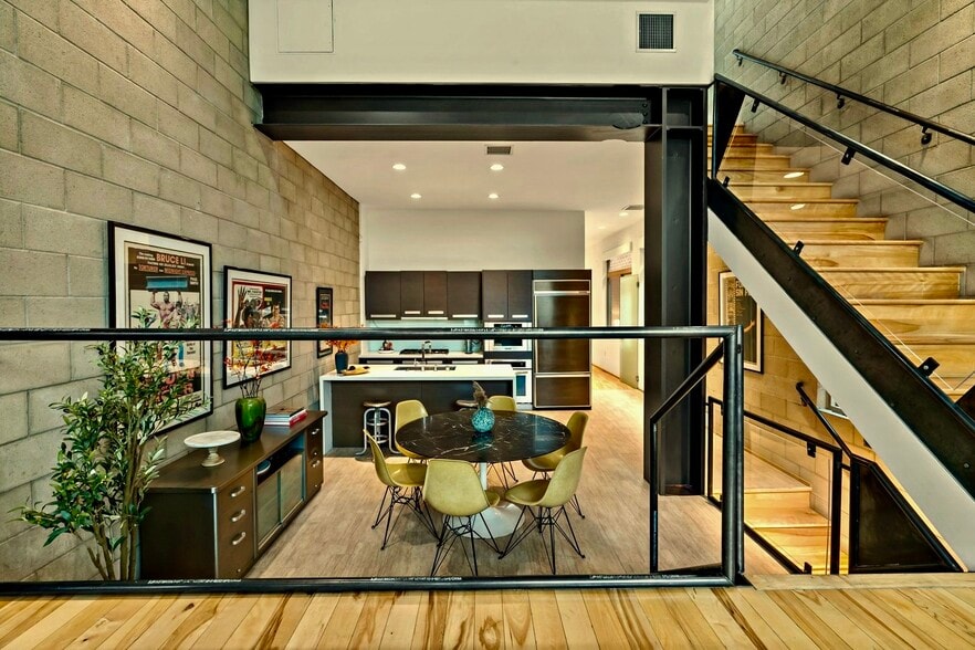 More Photos Of 631 N Larchmont Blvd, Los Angeles Office Residential For Sale