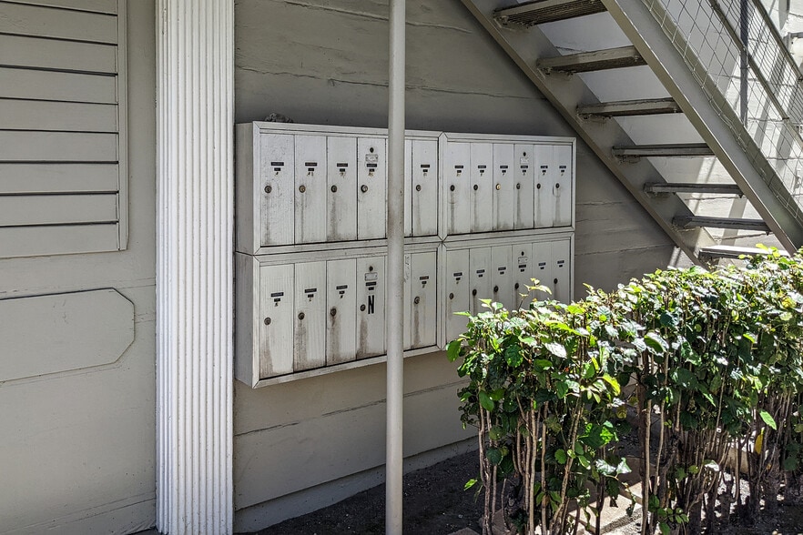 More Photos Of 2517 Ala Wai Blvd, Honolulu Apartments For Sale