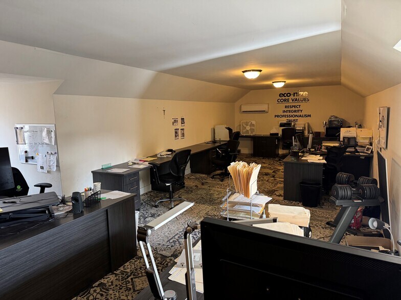 More Photos Of 12055 John Marshall Hwy, Markham Industrial For Sale