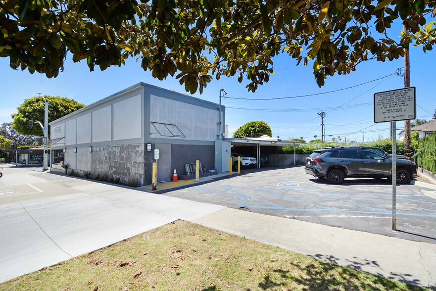 More Photos Of 1031-1033 Montana Ave, Santa Monica Freestanding For Sale