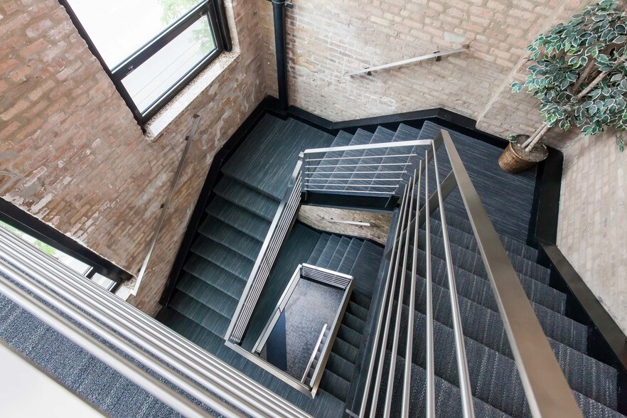 More Photos Of 2240 W Ogden Ave, Chicago Loft Creative Space For Lease