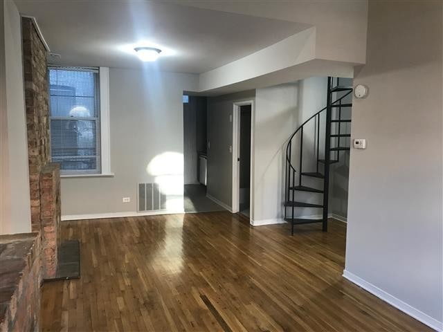 More Photos Of 2300 N Clark St, Chicago Apartments For Lease