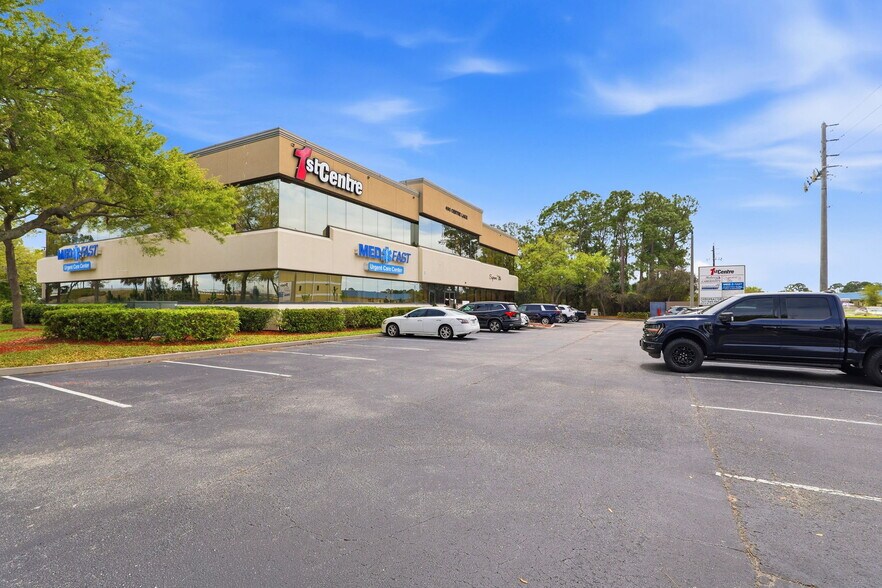 More Photos Of 490 Centre Lake Dr NE, Palm Bay Medical For Lease