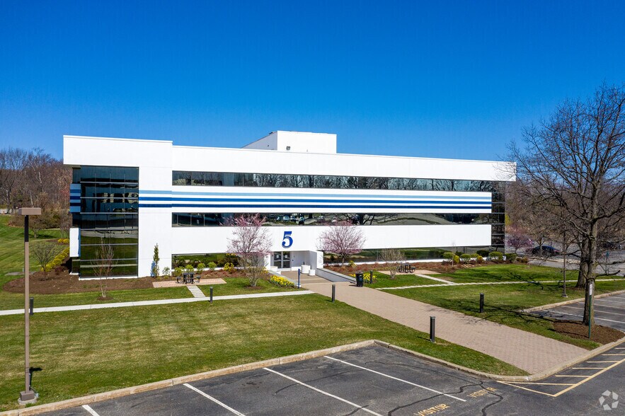 More Photos Of 4 Century Dr, Parsippany Unknown For Lease