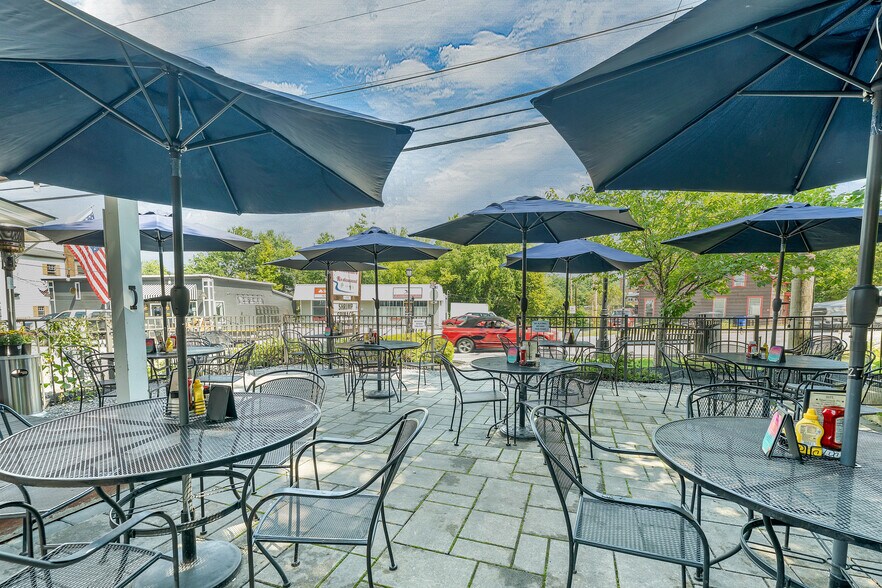 More Photos Of 40 Main St, Goffstown Restaurant For Sale