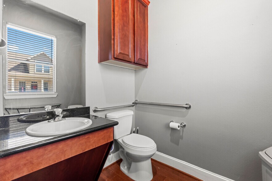 More Photos Of 25511 Budde Rd, The Woodlands Office For Lease