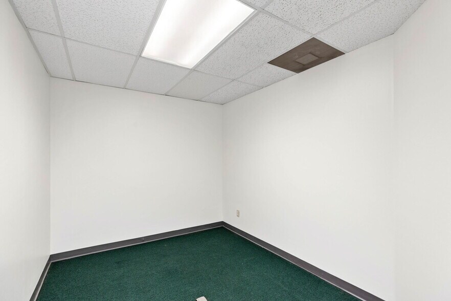 More Photos Of 7418 John Smith, San Antonio Loft Creative Space For Lease
