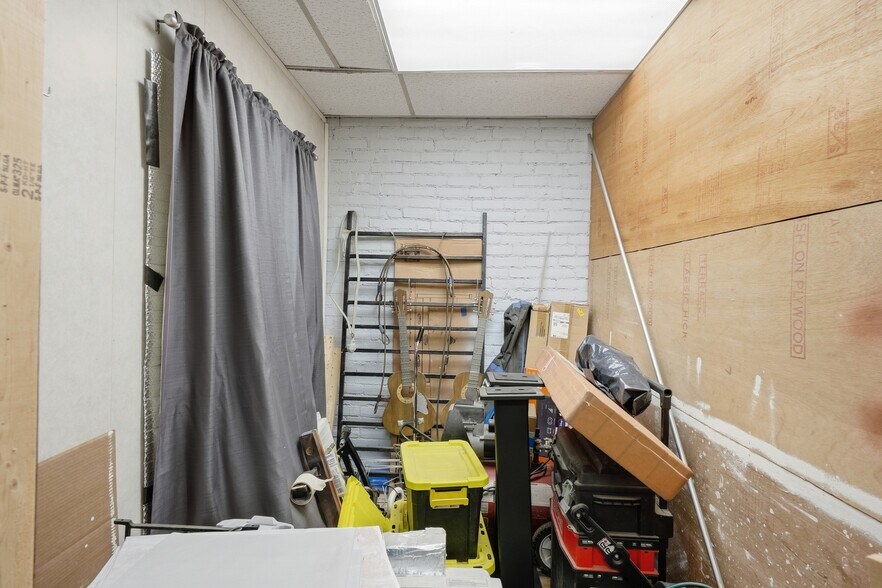 More Photos Of 104 W Main St, Albion General Retail For Sale
