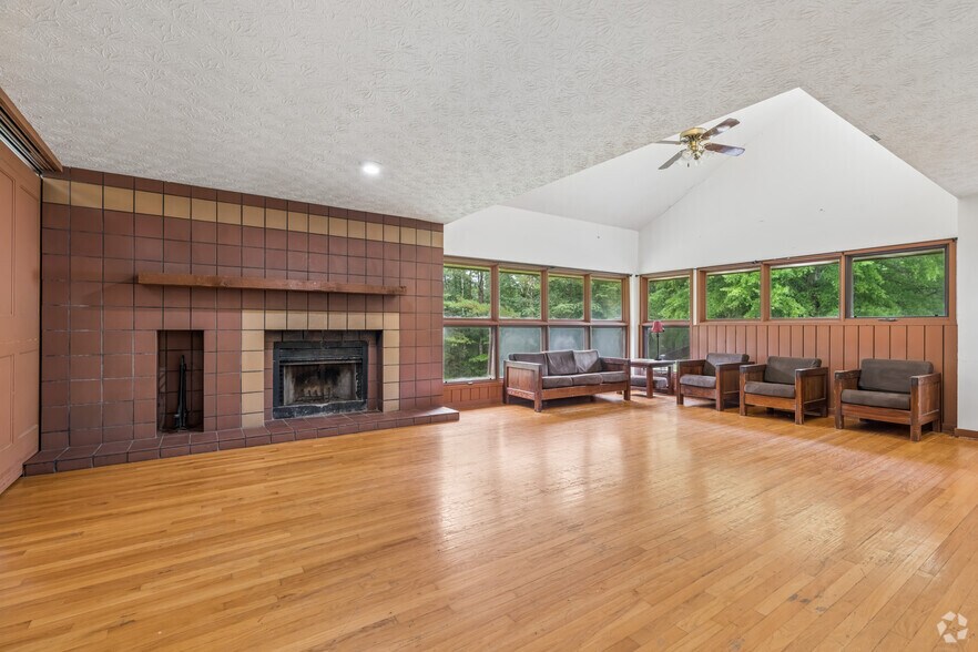 More Photos Of 490 Lake Marvin Rd NE, Armuchee Specialty For Sale