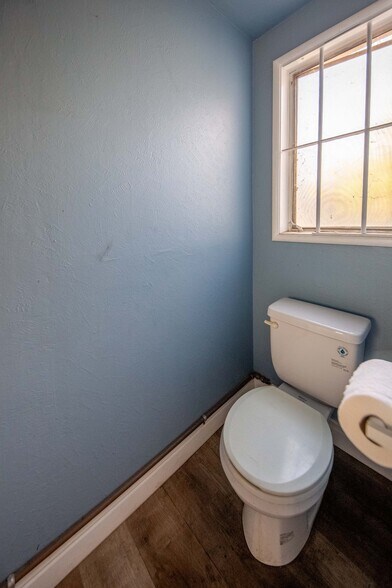 More Photos Of 115 E Walnut St, Lodi Freestanding For Sale