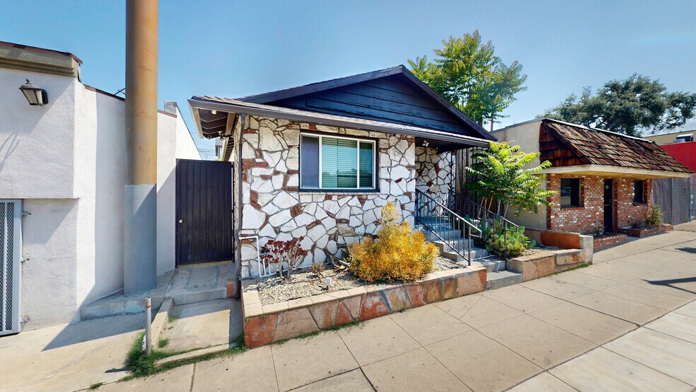 More Photos Of , Tujunga Office For Sale