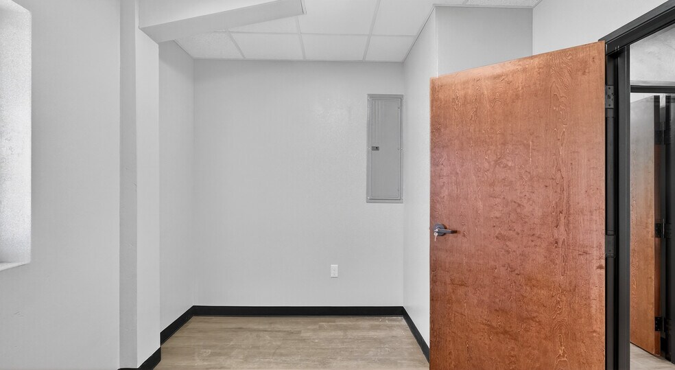More Photos Of 16510 W Basin St, Odessa Warehouse For Sale
