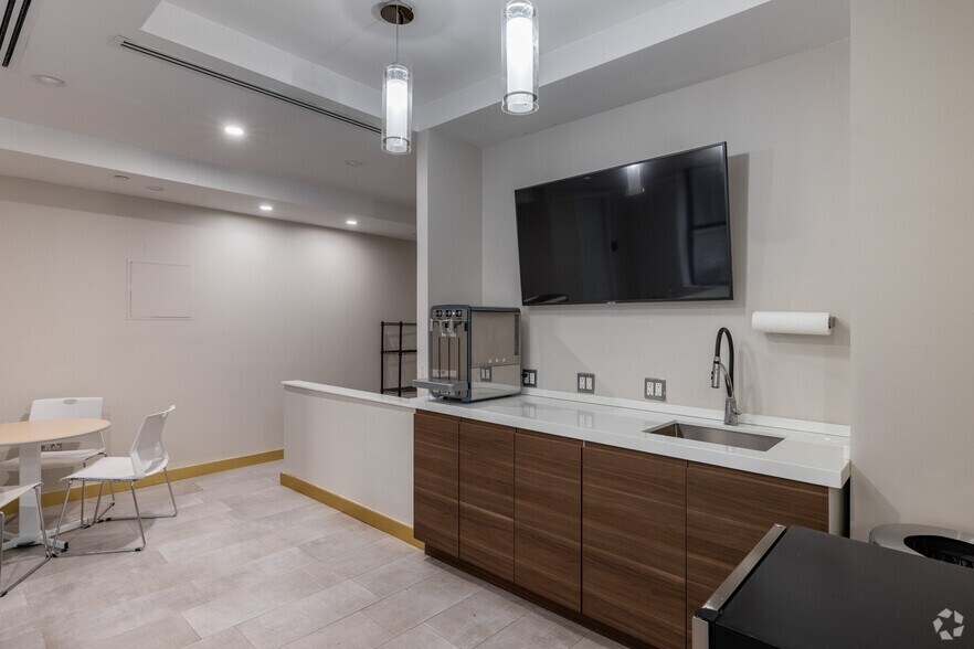 More Photos Of 15 W 38th St, New York Coworking Space