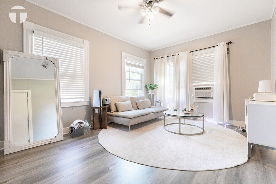 More Photos Of 1821 P St, Sacramento Apartments For Sale