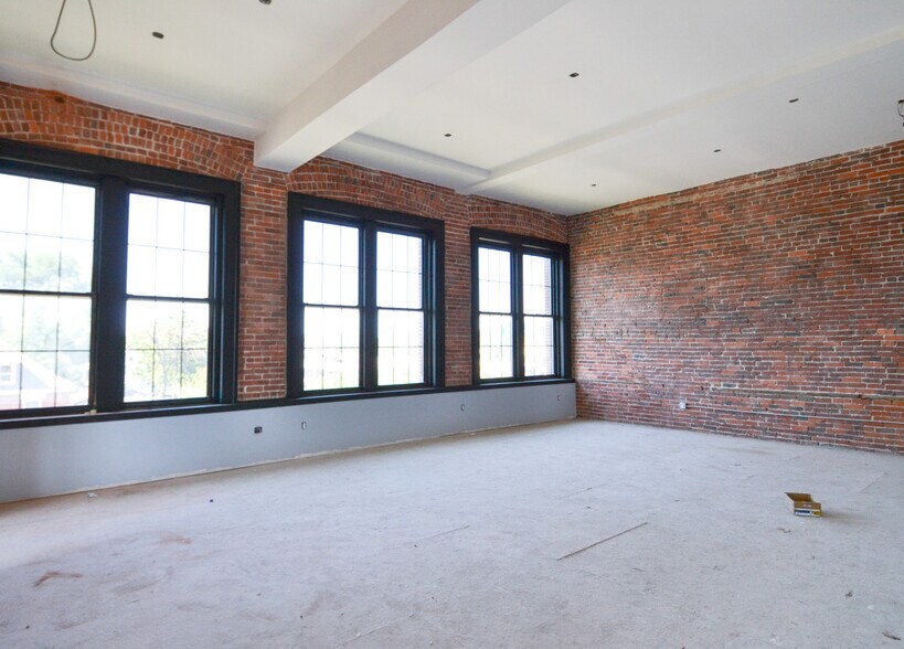 More Photos Of 725 Bellows Ave, Columbus Office Residential For Sale
