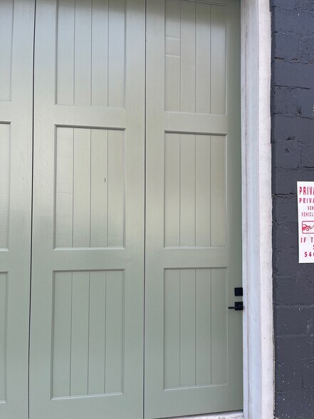 More Photos Of 721-W Caroline St, Fredericksburg Flex For Lease