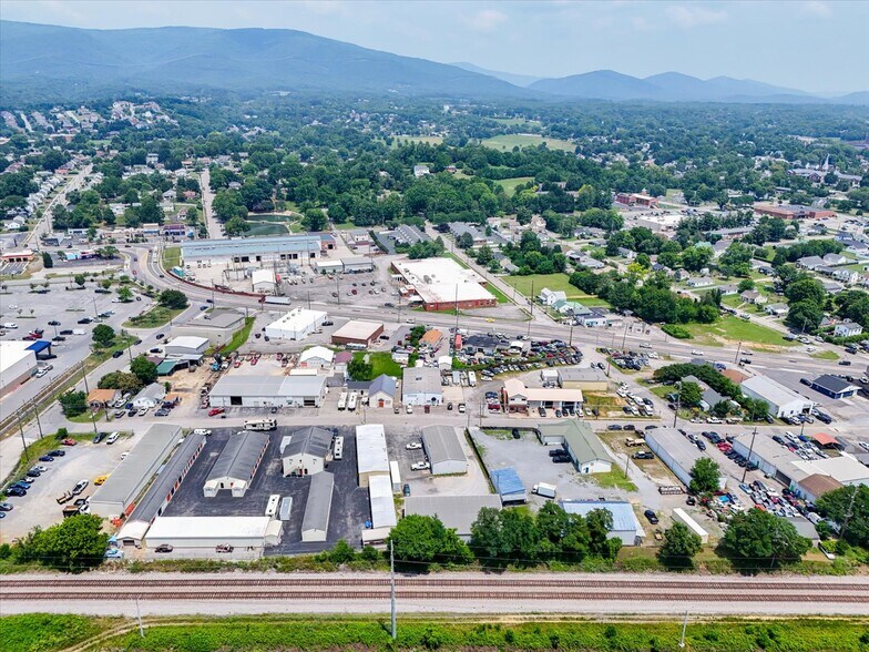 More Photos Of 722-726 Roanoke St, Salem Research And Development For Sale