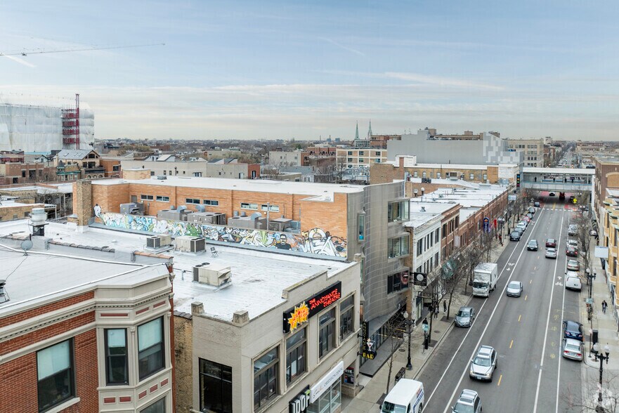 More Photos Of 855 W Belmont Ave, Chicago Office For Lease