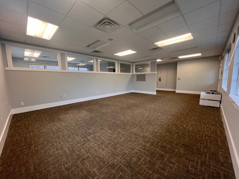 More Photos Of 500 Purdy Hill Rd, Monroe Medical For Lease