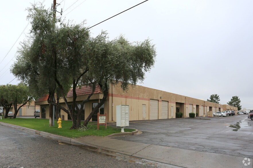Primary Photo Of 5221 W Montebello Ave, Glendale Warehouse For Lease