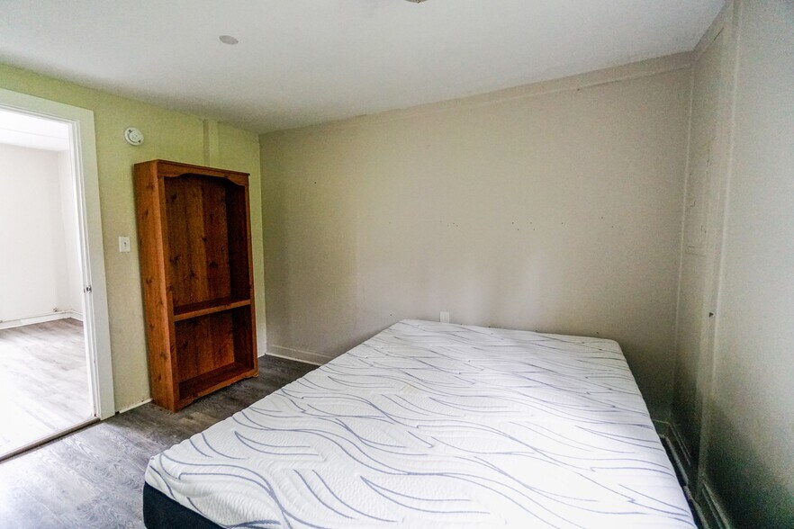 More Photos Of 117 Nippersink Rd, Fox Lake Apartments For Sale