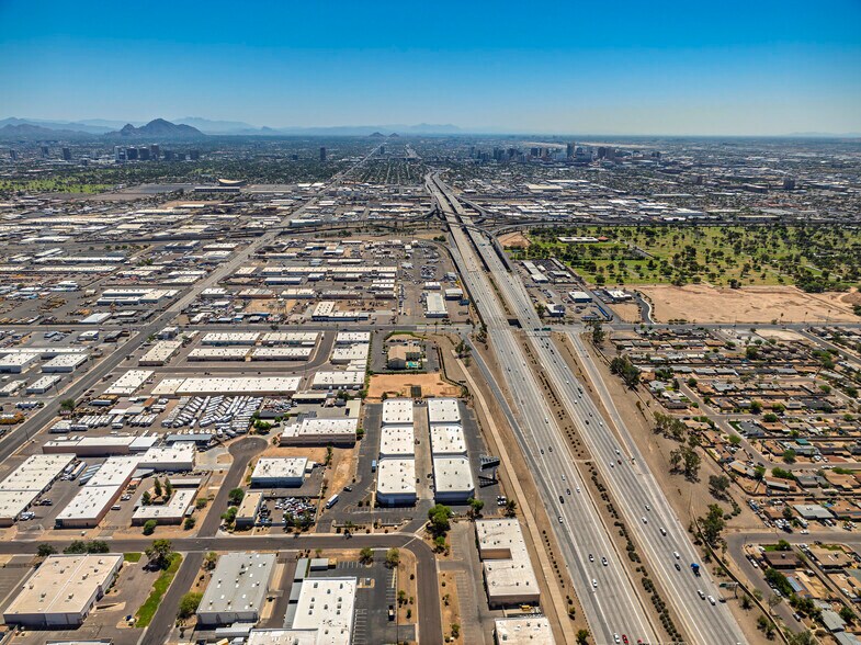 More Photos Of 1329 N 29th Ave, Phoenix Warehouse For Lease