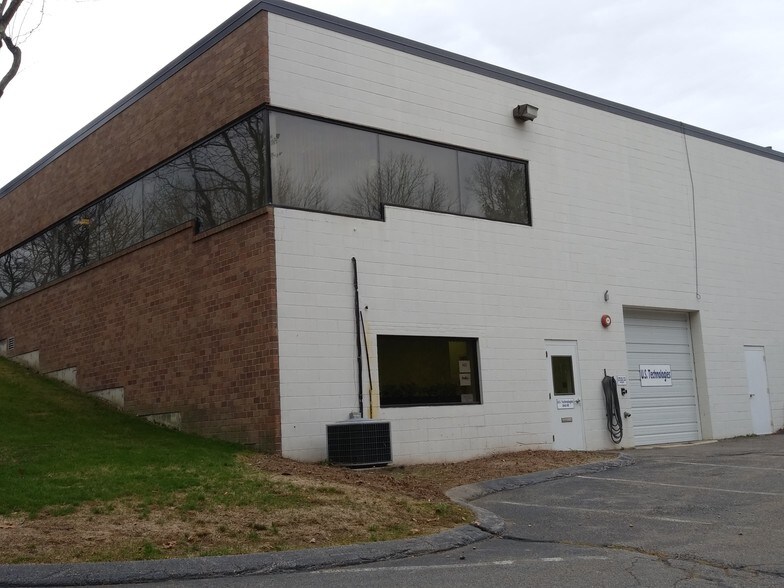 More Photos Of 1000 Mount Laurel Cir, Shirley Light Manufacturing For Lease