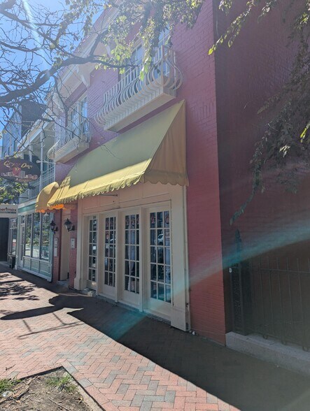 More Photos Of 1309 W Main St, Richmond Storefront Retail Office For Lease