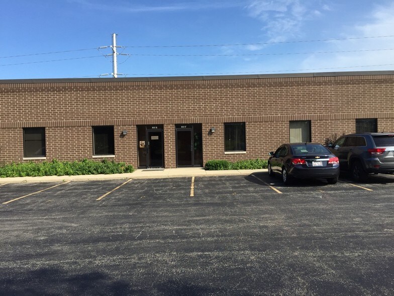 More Photos Of 805-815 Oakwood Rd, Lake Zurich Warehouse For Sale