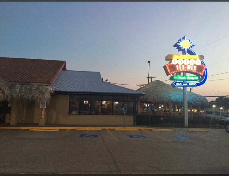 More Photos Of 1155 E Loop 304, Crockett Restaurant For Sale