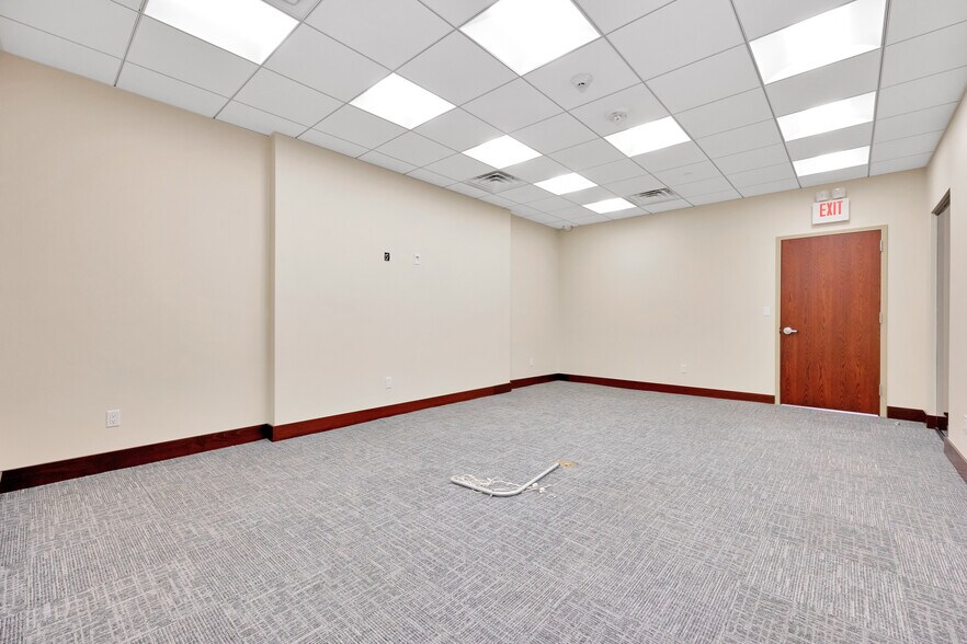 More Photos Of 169 Liberty Ave, Mineola Office For Sale
