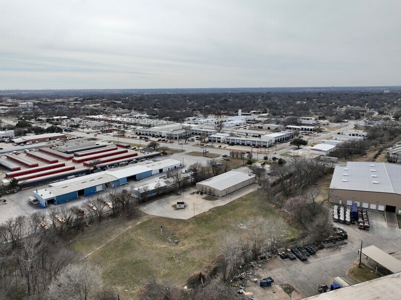 More Photos Of 902 N McDonald St, McKinney Industrial For Lease