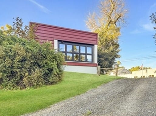 More Photos Of 291 High Rd, Newbury Freestanding For Lease