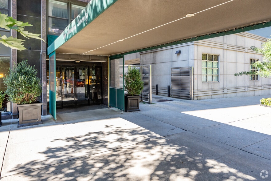 More Photos Of 520 E 72nd St, New York Apartments For Sale