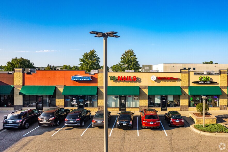 More Photos Of 14165 James Rd, Rogers General Retail For Lease