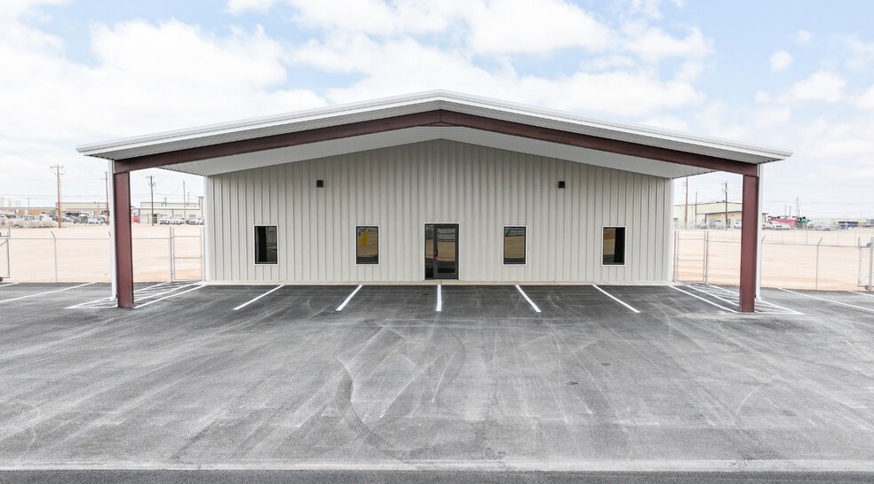 More Photos Of 3001 County 1279 rd, Midland Warehouse For Lease