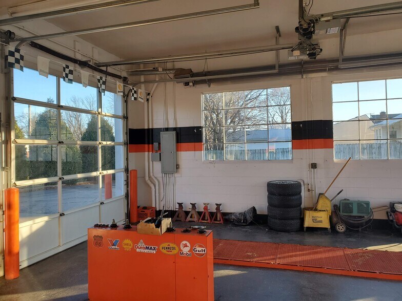 More Photos Of 1307 N Detroit St, Xenia Auto Repair For Sale