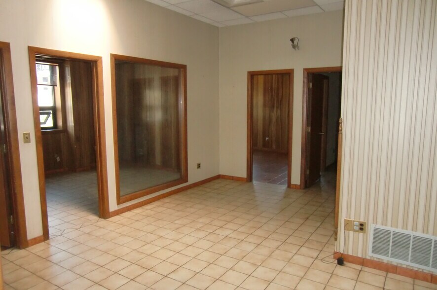 More Photos Of 924-934 Main St, Springfield Office Residential For Sale