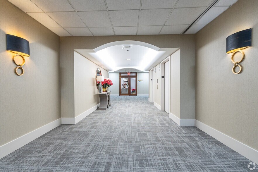 More Photos Of 1320 Old Chain Bridge Rd, McLean Office For Lease