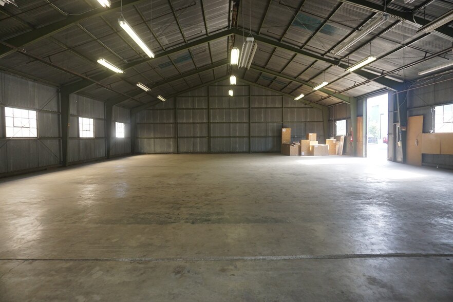 More Photos Of 425 Portage Ave, Palo Alto Warehouse For Lease