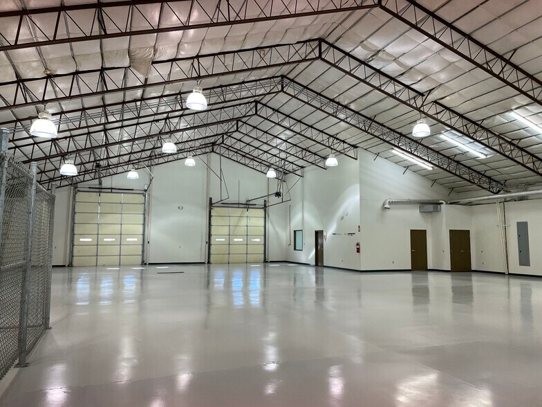 More Photos Of 19605 E 40 Hwy, Independence Warehouse For Sale