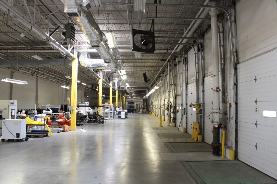 More Photos Of 8333 Hickman Mills Dr, Kansas City Warehouse For Sale
