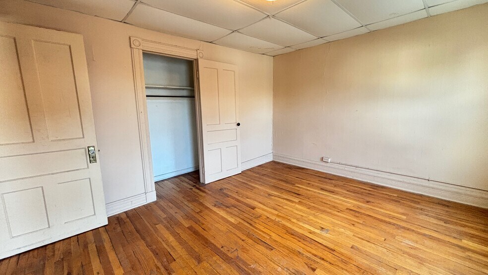 More Photos Of 801 Columbia St, Hudson Storefront Retail Residential For Sale