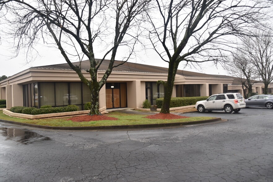 Primary Photo Of 6113-6121 Oakbrook Pky, Norcross Office For Lease