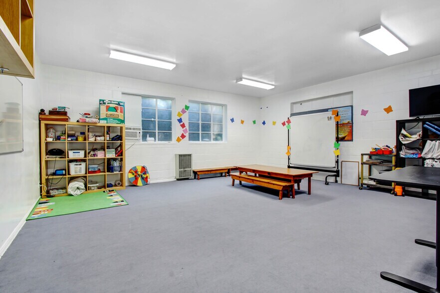 More Photos Of 724 S Glenoaks Blvd, Burbank Religious Facility For Sale